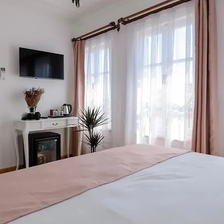 Baris Cunda Hotel